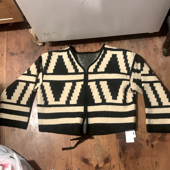 Commense Sweaters - NWT Commense Cardigan Tie front Kimono Geometric Navajo Aztec Print